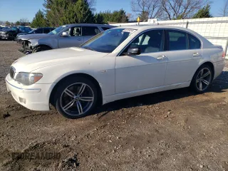 2008 BMW 7 Series 750i with VIN WBAHL835X8DT12098, listed as a Copart auction lot 82220094 with 137,493 mi miles and Salvage Title. Bid and sale history available at carsss.com. Image 1.