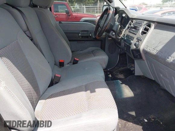 2012 Ford F-350 XL z VIN 1FTBF3A61CEB82648, wystawiony jako IAAI lot #42395064 z przebiegiem 266 558 mil mil oraz . Historia ofert i sprzedaży dostępna na DreamBid. Obrazek 5.