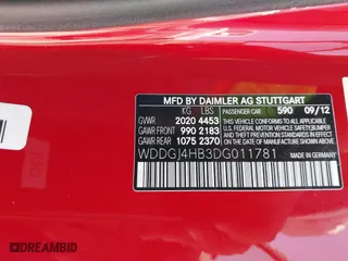 2013 Mercedes-Benz C-Class C 250 with VIN WDDGJ4HB3DG011781, listed as a IAAI auction lot 41862262 with 104,870 mi miles. Bid and sale history available at carsss.com. Image 9.