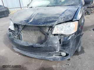 2019 Dodge Grand Caravan SXT with VIN 2C4RDGCG1KR591056, listed as a IAAI auction lot 41562752 with 62,104 mi miles. Bid and sale history available at carsss.com. Image 6.