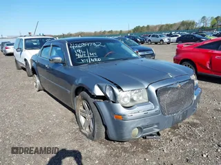 2006 Chrysler 300 C with VIN 2C3KK63H86H277253, listed as a IAAI auction lot 42039732 with 196,694 mi miles. Bid and sale history available at carsss.com. Image 6.