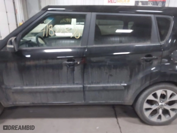 2013 Kia Soul + with VIN KNDJT2A62D7751897, listed as a IAAI auction lot 41822370 with 164,563 mi miles. Bid and sale history available at carsss.com. Image 15.