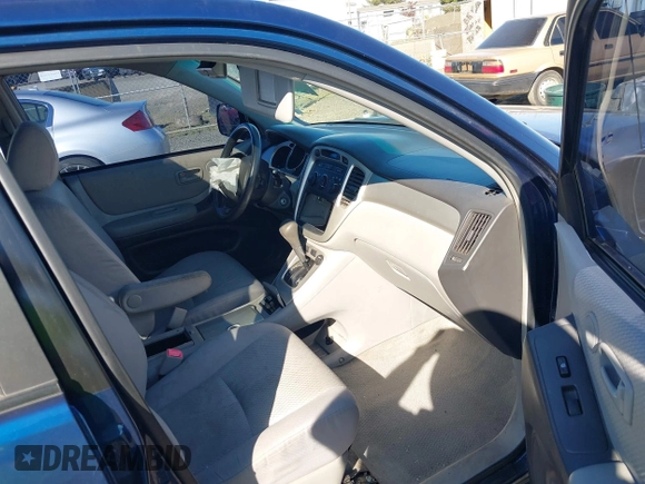 2004 Toyota Highlander z VIN JTEEP21A840042289, wystawiony jako IAAI lot #42189973 z przebiegiem 232 368 mil mil oraz . Historia ofert i sprzedaży dostępna na DreamBid. Obrazek 5.