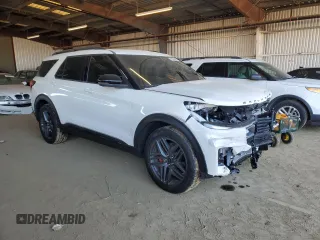 2025 Ford Explorer ST with VIN 1FMWK8GC4SGA05579, listed as a Copart auction lot 43084405 with 3,548 mi miles and Salvage Title. Bid and sale history available at carsss.com. Image 4.