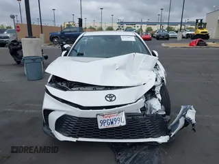 2025 Toyota Camry LE z VIN 4T1DAACK3SU533985, wystawiony jako IAAI lot #42118873 z przebiegiem Nie podano mil oraz . Historia ofert i sprzedaży dostępna na DreamBid. Obrazek 13.