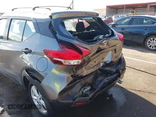 2019 Nissan Kicks S z VIN 3N1CP5CU9KL505032, wystawiony jako IAAI lot #41831490 z przebiegiem 35 155 mil mil oraz . Historia ofert i sprzedaży dostępna na DreamBid. Obrazek 6.