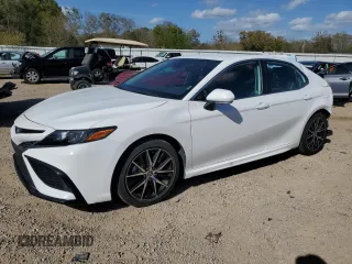 2023 Toyota Camry SE with VIN 4T1G11AK5PU100627, listed as a Copart auction lot 49929385 with 30,427 mi miles and Clean Title. Bid and sale history available at carsss.com. Image 1.