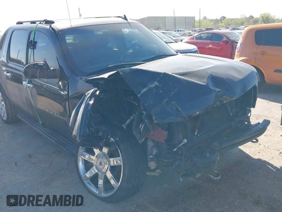 2007 Chevrolet Avalanche LTZ with VIN 3GNEC12J17G182393, listed as a IAAI auction lot 41871001 with 186,925 mi miles and . Bid and sale history available at DreamBid. Image 12.
