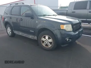 2008 Ford Escape XLT with VIN 1FMCU93148KC14236, listed as a IAAI auction lot 41846221 with 187,443 mi miles. Bid and sale history available at carsss.com. Image 1.