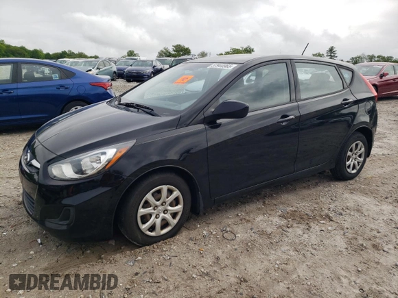 2013 Hyundai Accent GS z VIN KMHCT5AE3DU138539, wystawiony jako Copart lot #57944965 z przebiegiem Nie podano mil oraz Czysty tytuł • Clean title. Historia ofert i sprzedaży dostępna na DreamBid. Obrazek 1.