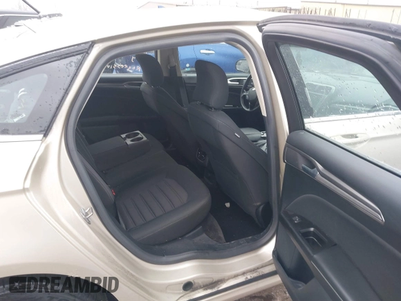 2017 Ford Fusion SE with VIN 3FA6P0HDXHR412215, listed as a IAAI auction lot 41520106 with 100,001 mi miles. Bid and sale history available at carsss.com. Image 8.