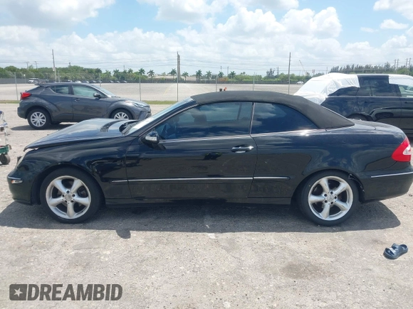 2005 Mercedes-Benz CLK 320 z VIN WDBTK65J85F149075, wystawiony jako IAAI lot #42171486 z przebiegiem 97 231 mil mil oraz . Historia ofert i sprzedaży dostępna na DreamBid. Obrazek 15.