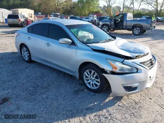 2015 Nissan Altima 2.5 S with VIN 1N4AL3AP2FC585041, listed as a IAAI auction lot 42014898 with 109,981 mi miles. Bid and sale history available at carsss.com. Image 1.