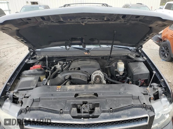 2011 Chevrolet Suburban LT z VIN 1GNSKJE37BR272949, wystawiony jako Copart lot #55329935 z przebiegiem 211 997 mil mil oraz Nie do naprawy • Non repairable. Historia ofert i sprzedaży dostępna na DreamBid. Obrazek 12.