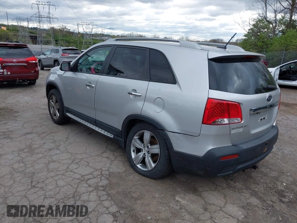 2012 Kia Sorento EX with VIN 5XYKU4A2XCG256830, listed as a IAAI auction lot 42031102 with 200,957 mi miles. Bid and sale history available at carsss.com. Image 3.