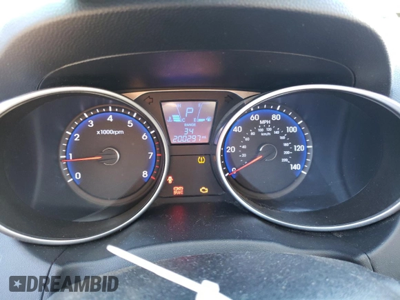 2011 Hyundai Tucson Limited with VIN KM8JUCAC9BU202233, listed as a Copart auction lot 82934464 with 200,297 mi miles and Non Repairable. Bid and sale history available at DreamBid. Image 9.