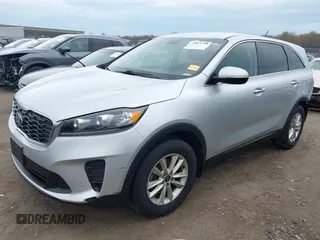 2019 Kia Sorento LX with VIN 5XYPG4A35KG580742, listed as a IAAI auction lot 42064745 with 80,741 mi miles. Bid and sale history available at carsss.com. Image 2.