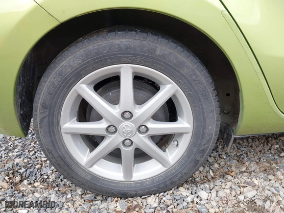 2015 Toyota Prius c One with VIN JTDKDTB38F1114272, listed as a IAAI auction lot 41224252 with 59,717 mi miles. Bid and sale history available at carsss.com. Image 12.