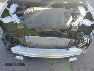 2024 Audi Q8 e-tron Premium Plus z VIN WA15AAGE3RB031412, wystawiony jako Copart lot #71624414 z przebiegiem 6000 mil mil oraz Szkody całkowita. Historia ofert i sprzedaży dostępna na DreamBid. Obrazek 12.