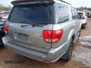 2007 Toyota Sequoia Limited with VIN 5TDZT38A87S298429, listed as a IAAI auction lot 41303386 with 244,837 mi miles and . Bid and sale history available at DreamBid. Image 4.