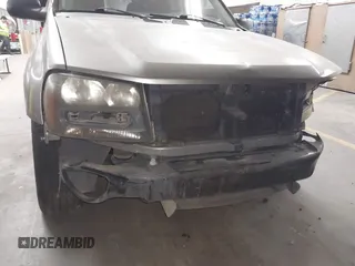 2002 Chevrolet TrailBlazer LS with VIN 1GNDS13S622373606, listed as a IAAI auction lot 41891356 with 229,194 mi miles and . Bid and sale history available at DreamBid. Image 6.