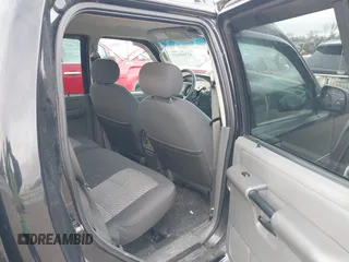 2004 Ford Explorer Sport Trac XLS z VIN 1FMZU77K64UB43072, wystawiony jako IAAI lot #41555127 z przebiegiem 175 269 mil mil oraz . Historia ofert i sprzedaży dostępna na DreamBid. Obrazek 8.