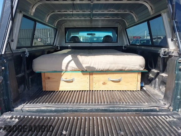 2001 Ford F-150 XL with VIN 1FTPF17L51NB38169, listed as a IAAI auction lot 41999741 with 118,360 mi miles and . Bid and sale history available at DreamBid. Image 8.
