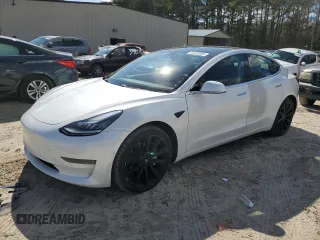 2020 Tesla Model 3 Performance z VIN 5YJ3E1EC3LF587002, wystawiony jako Copart lot #50353055 z przebiegiem 67 141 mil mil oraz Szkoda całkowita • Salvage title. Historia ofert i sprzedaży dostępna na DreamBid. Obrazek 1.