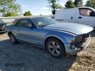 2005 Ford Mustang Deluxe с VIN 1ZVFT84N155227663, выставлен на аукционе Copart как лот 57402915 с пробегом 184 817 миль миль и Списание • Salvage title. История ставок и продаж доступна на DreamBid. Изображение 4.
