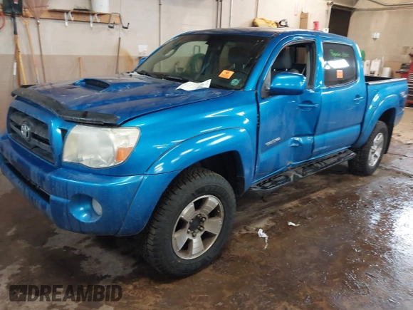 2008 Toyota Tacoma z VIN 5TELU42N58Z483546, wystawiony jako IAAI lot #41304400 z przebiegiem 157 332 mil mil oraz . Historia ofert i sprzedaży dostępna na DreamBid. Obrazek 2.