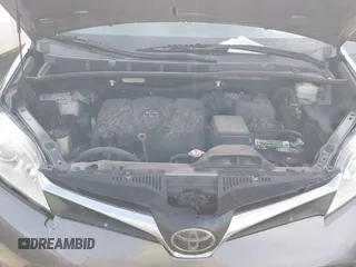 2018 Toyota Sienna LE Auto Access Seat with VIN 5TDKZ3DC2JS915905, listed as a IAAI auction lot 42027300 with 174,770 mi miles. Bid and sale history available at carsss.com. Image 10.
