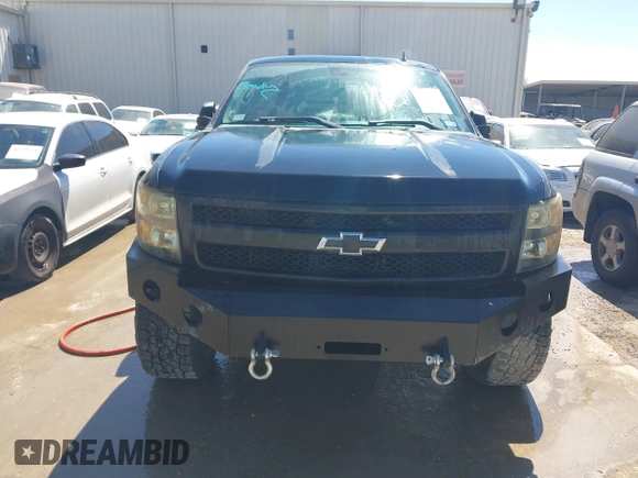 2010 Chevrolet Silverado 1500 LS with VIN 1GCSKREA0AZ298569, listed as a IAAI auction lot 41803894 with 222,614 mi miles and . Bid and sale history available at DreamBid. Image 6.