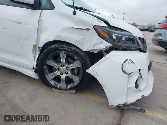 2012 Toyota Sienna SE with VIN 5TDXK3DC8CS276491, listed as a IAAI auction lot 41107014 with 96,266 mi miles. Bid and sale history available at carsss.com. Image 6.