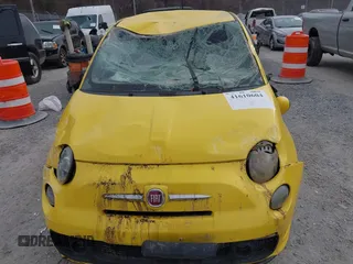 2016 FIAT 500 Turbo with VIN 3C3CFFHH2GT165364, listed as a IAAI auction lot 41610604 with 1 mi miles. Bid and sale history available at carsss.com. Image 6.