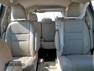 2019 Toyota Sienna XLE Auto Access Seat z VIN 5TDYZ3DC9KS995084, wystawiony jako Copart lot #59058395 z przebiegiem 47 104 mil mil oraz Szkoda całkowita • Salvage title. Historia ofert i sprzedaży dostępna na DreamBid. Obrazek 10.