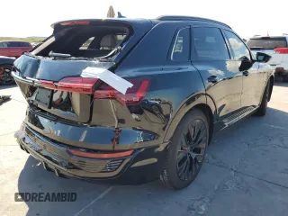 2024 Audi Q8 e-tron z VIN WA16AAGEXRB018273, wystawiony jako Copart lot #69306484 z przebiegiem 23 369 mil mil oraz Szkody całkowita. Historia ofert i sprzedaży dostępna na DreamBid. Obrazek 3.
