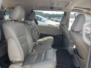2017 Toyota Sienna XLE Auto Access Seat z VIN 5TDYZ3DC4HS777756, wystawiony jako Copart lot #54492365 z przebiegiem 183 890 mil mil oraz Czysty tytuł • Clean title. Historia ofert i sprzedaży dostępna na DreamBid. Obrazek 11.