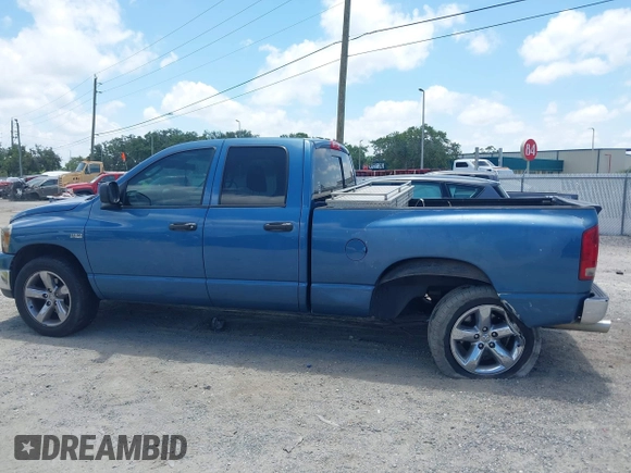 2006 Dodge 1500 SLT z VIN 1D7HA18226S627992, wystawiony jako IAAI lot #42300626 z przebiegiem 201 822 mil mil oraz . Historia ofert i sprzedaży dostępna na DreamBid. Obrazek 14.