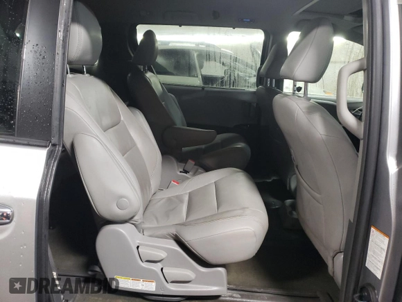 2018 Toyota Sienna XLE z VIN 5TDDZ3DC1JS197031, wystawiony jako Copart lot #44201715 z przebiegiem 180 475 mil mil oraz Szkoda całkowita • Salvage title. Historia ofert i sprzedaży dostępna na DreamBid. Obrazek 12.