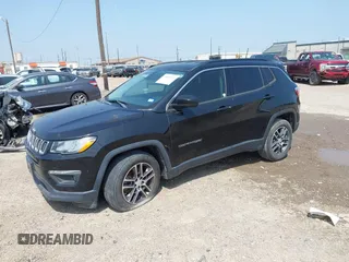 2017 Jeep Compass Latitude z VIN 3C4NJCBB5HT632963, wystawiony jako IAAI lot #41890171 z przebiegiem 120 280 mil mil oraz . Historia ofert i sprzedaży dostępna na DreamBid. Obrazek 2.