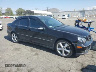 2005 Mercedes-Benz C 230 Kompressor z VIN WDBRF40J55F704686, wystawiony jako Copart lot #54995365 z przebiegiem 247 576 mil mil oraz Szkoda całkowita • Salvage title. Historia ofert i sprzedaży dostępna na DreamBid. Obrazek 4.