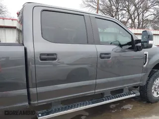 2019 Ford Super Duty F-250 SRW XL with VIN 1FT7W2B60KED51832, listed as a IAAI auction lot 41620118 with 76,348 mi miles. Bid and sale history available at carsss.com. Image 17.