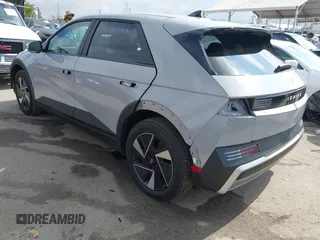 2025 Hyundai Ioniq 5 z VIN 7YAKM4DA8SY002745, wystawiony jako IAAI lot #42135641 z przebiegiem 686 mil mil oraz . Historia ofert i sprzedaży dostępna na DreamBid. Obrazek 3.