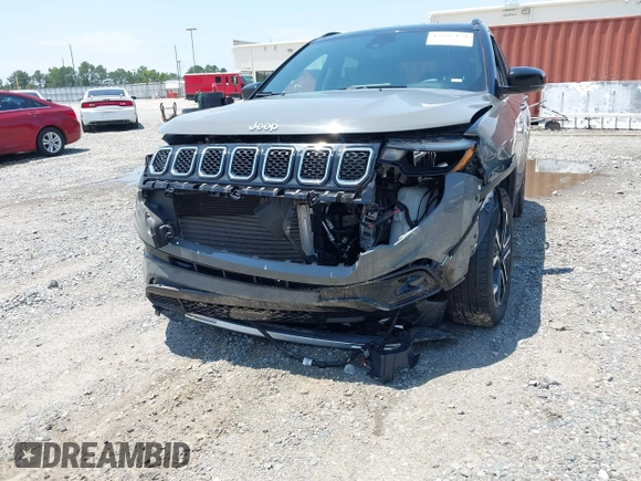 2024 Jeep Compass Limited z VIN 3C4NJDCN8RT596315, wystawiony jako IAAI lot #42607474 z przebiegiem 41 495 mil mil oraz . Historia ofert i sprzedaży dostępna na DreamBid. Obrazek 6.