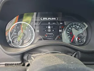 2023 Ram 1500 Big Horn z VIN 1C6RRFFG0PN574736, wystawiony jako IAAI lot #42832753 z przebiegiem 110 691 mil mil oraz . Historia ofert i sprzedaży dostępna na DreamBid. Obrazek 21.