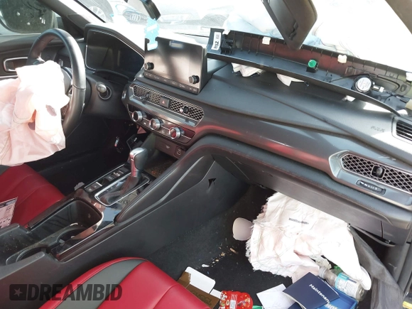 2025 Acura Integra w/A-Spec Package with VIN 19UDE4H34SA005757, listed as a IAAI auction lot 42329881 with 30,700 mi miles and . Bid and sale history available at DreamBid. Image 5.