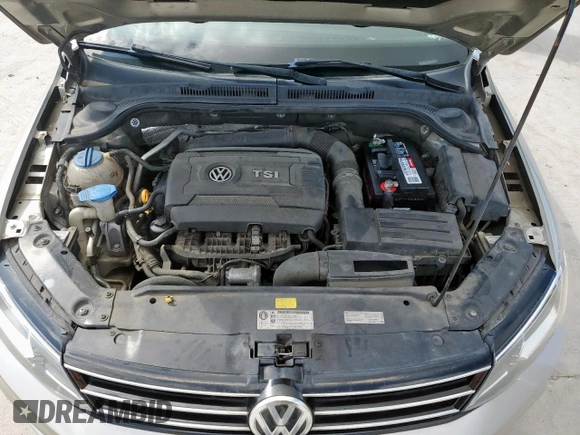2015 Volkswagen Jetta SE z VIN 3VWD07AJ6FM252596, wystawiony jako Copart lot #62223885 z przebiegiem 140 885 mil mil oraz Czysty tytuł • Clean title. Historia ofert i sprzedaży dostępna na DreamBid. Obrazek 11.