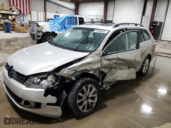 2010 Volkswagen Jetta SportWagen SE with VIN 3VWTZ7AJ8AM613773, listed as a Copart auction lot 43980685 with 0 mi miles and Salvage Title. Bid and sale history available at carsss.com. Image 1.