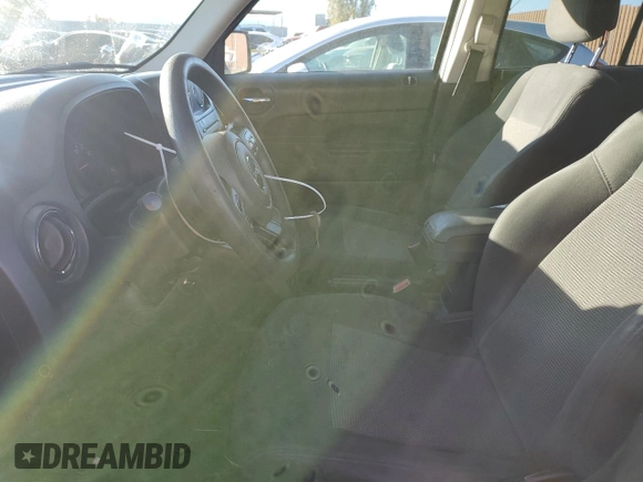 2011 Jeep Patriot Sport z VIN 1J4NT1GB1BD216200, wystawiony jako Copart lot #88791135 z przebiegiem Nie podano mil oraz Czysty tytuł • Clean title. Historia ofert i sprzedaży dostępna na DreamBid. Obrazek 7.