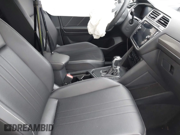 2022 Volkswagen Tiguan SE with VIN 3VV3B7AX0NM161398, listed as a IAAI auction lot 41290692 with 47,970 mi miles and . Bid and sale history available at DreamBid. Image 5.